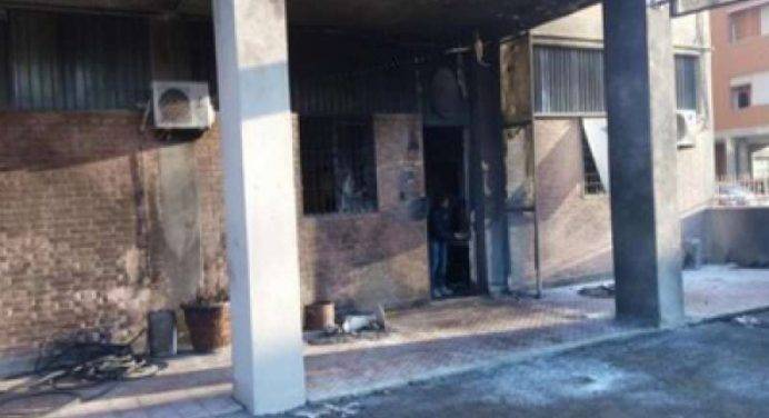Bomba contro la caserma dei carabinieri di Bologna: fermato un francese