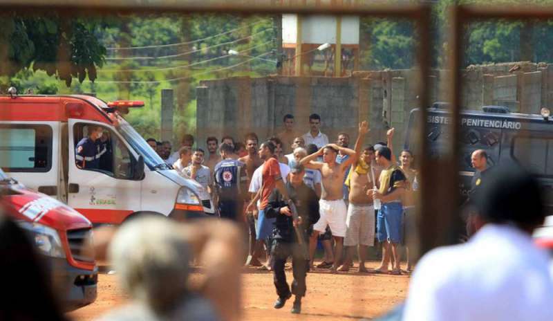 Brasile, mega-rissa in un carcere: 9 morti