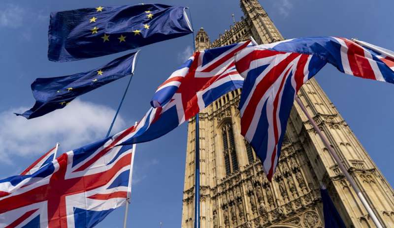Brexit, la mossa di Johnson: due lettere a Bruxelles