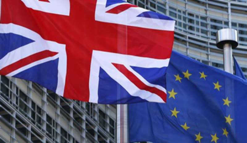 Brexit: no di Strasburgo alla proposta di Londra sullo status dei cittadini Ue nel Regno Unito