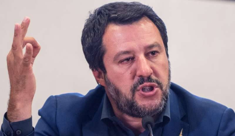 Busta con proiettile per Salvini