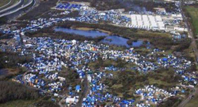 Calais, rinviato di una settimana lo sgombero della “Giungla”