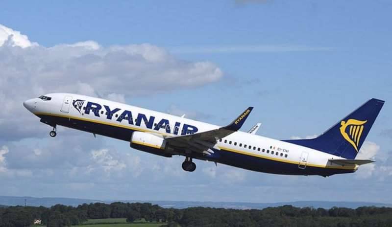 Calo di pressione su volo Ryanair: 33 in ospedale