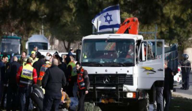 Camion killer a Gerusalemme est: primi arresti, Tel Aviv batte la pista Isis