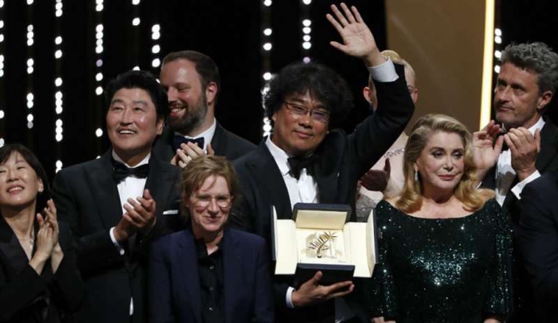 Cannes, Bong Joon Ho trionfa sulla Croisette