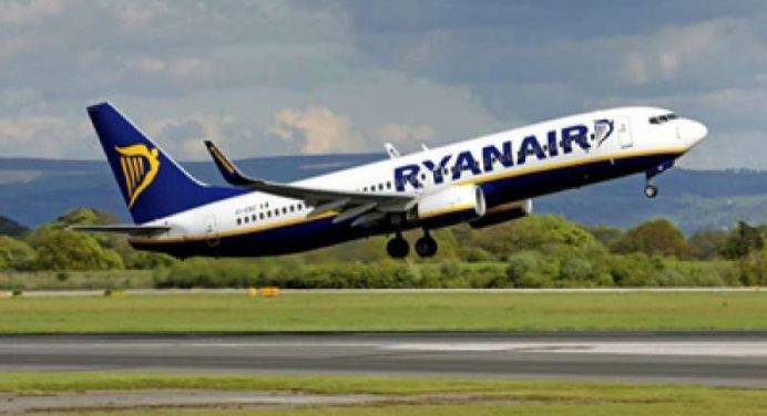 Caos Ryanair: cancellati voli per 400 mila passeggeri, rimborsi per 20 milioni