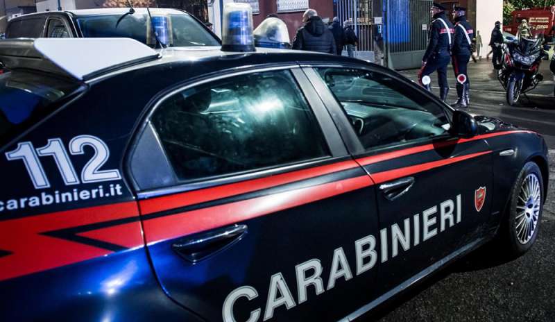 Carabiniere uccide le figlie e si toglie la vita