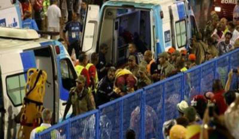 Carnevale di Rio, secondo incidente al Sambodromo: 12 feriti