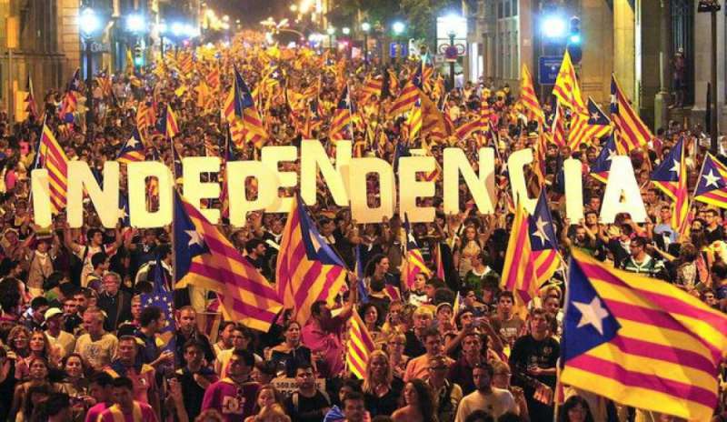 La Catalogna in piazza per l’indipendenza