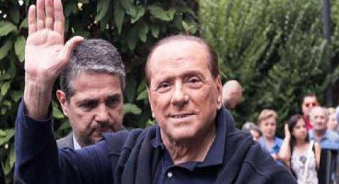 Centrodestra, Berlusconi: “Se Parisi si scontra con Salvini non può essere il leader”