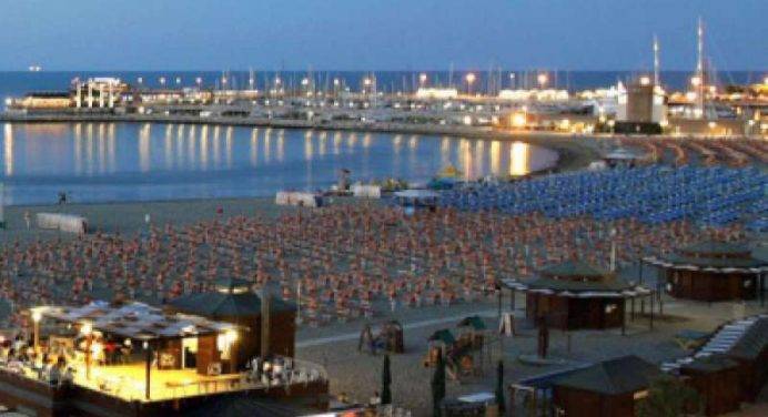 Choc a Rimini, turista polacca stuprata in spiaggia davanti al marito