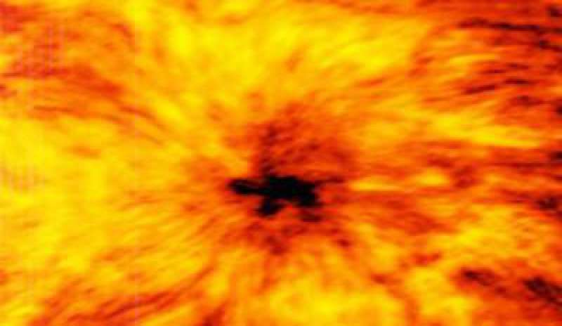 Cile, il radiotelescopio Alma scopre una macchia solare grande due volte la Terra