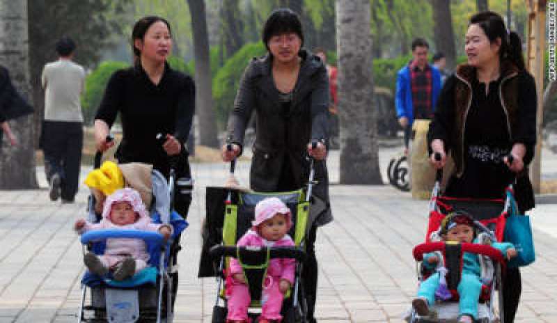 Cina, arrestati per aver avuto un figlio fuori dal controllo dello Stato