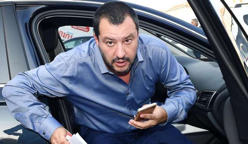 Comizio cancellato: Salvini rientra a Roma