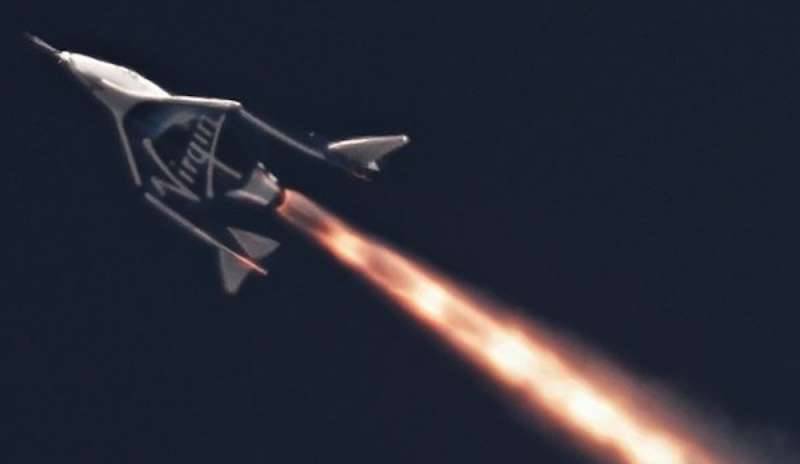 Completato con successo il primo volo suborbitale della Virgin Galactic