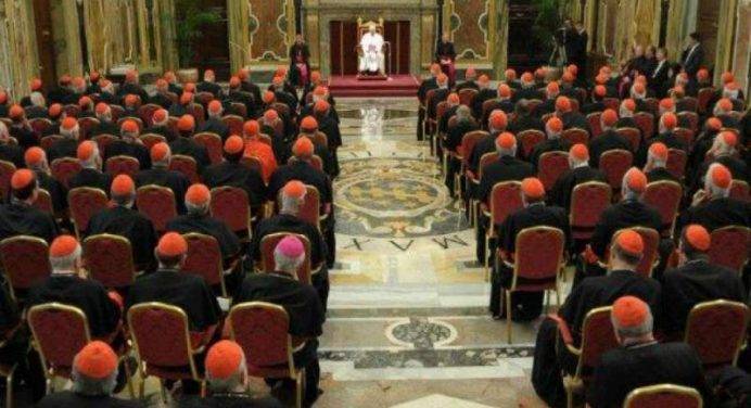 Il Papa convoca per lunedì un concistoro sul Medio Oriente