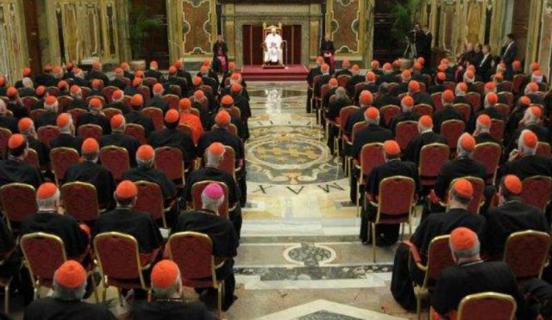 Il Papa convoca per lunedì un concistoro sul Medio Oriente