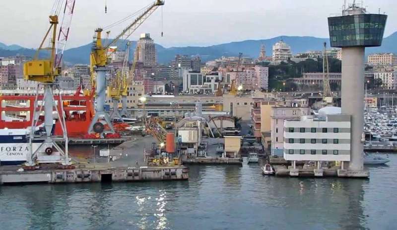 Container radioattivi, blitz del Noe al porto: 2 arresti