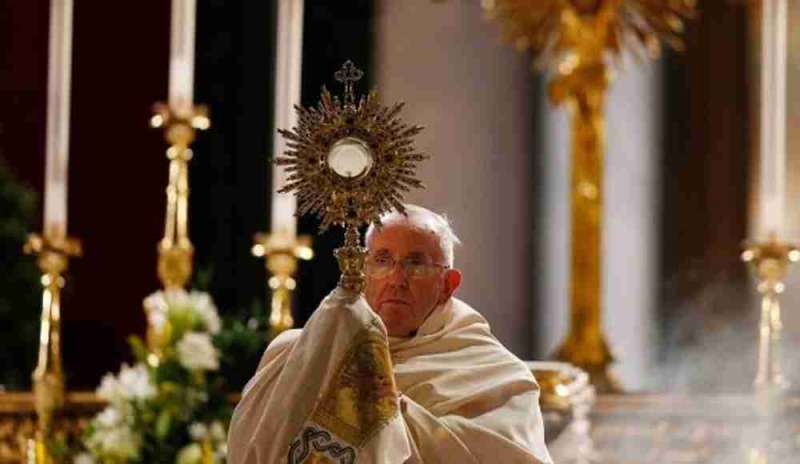 Corpus Domini, la celebrazione con il Papa a Casal Bertone