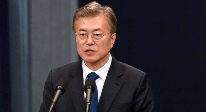 Crisi in Corea, Moon: “Il Nord scelga il dialogo, non vogliamo il suo collasso”