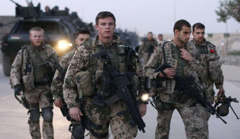 Crisi Ucraina, la Nato cambia strategia: arrivano gli aiuti militari