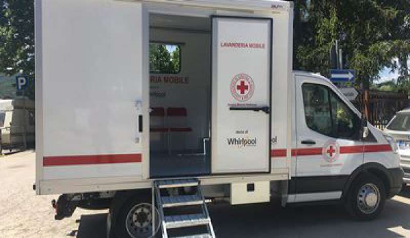 Da Whirlpool Corporation e Croce Rossa una lavanderia mobile per aiutare i terremotati