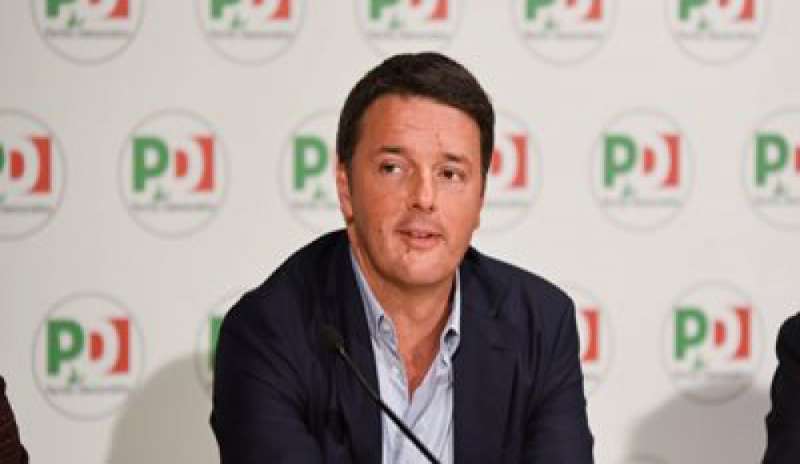 Deficit, sfida Renzi-Ue sul Fiscal compact. L’ex premier: “Un film già visto”