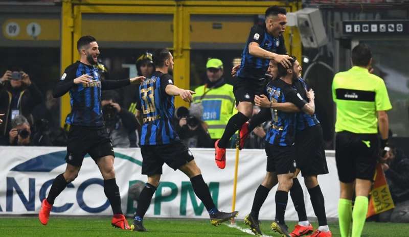 Derby-spettacolo, l'Inter fa il colpo