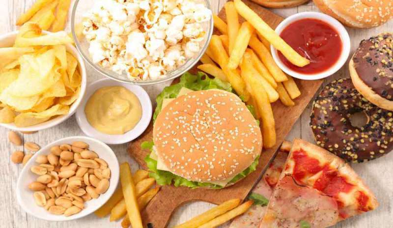 Dire addio al junk food porta a crisi d'astinenza