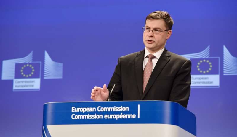 Dombrovskis: “Politiche di bilancio siano responsabili”