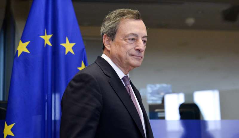Draghi: “Con politiche insostenibili Eurozona a rischio”