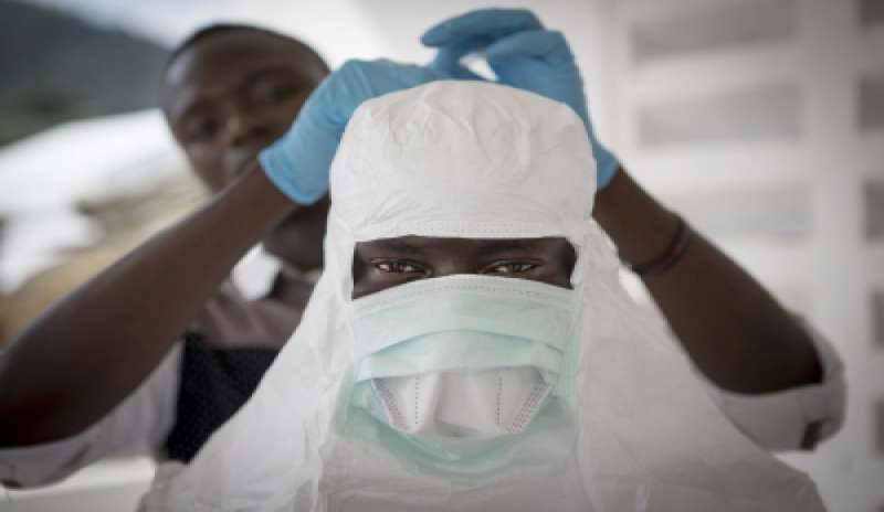 Ebola, Save the Children: lotteremo contro il virus anche con Facebook