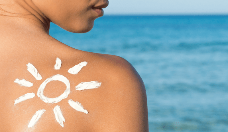 Ecco i 5 cibi per abbronzarsi proteggendo la pelle