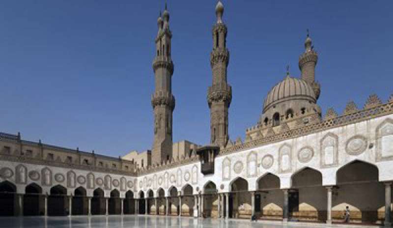 Egitto, al Azhar respinge le accuse filo-estremiste: “L’Islam difende tutti i luoghi di culto, anche le chiese”