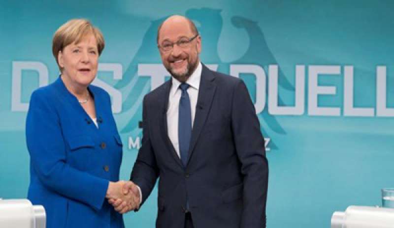 Elezioni in Germania, confronto Tv senza esclusione di colpi fra Merkel e Schulz