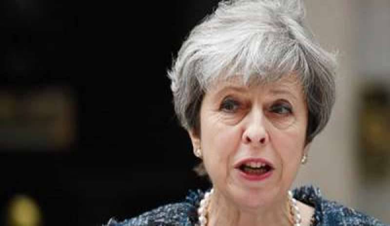 Elezioni in Gran Bretagna: Theresa May dalla regina per sciogliere le Camere