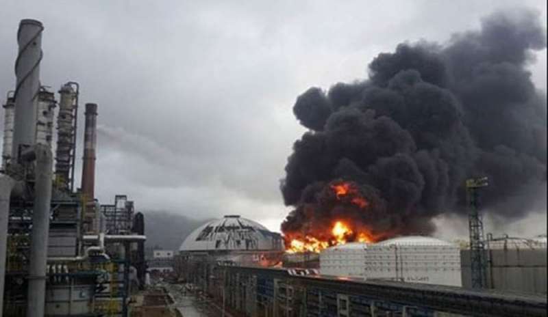 Eplosione in fabbrica di prodotti chimici: 19 morti