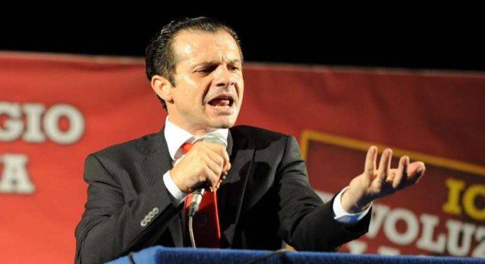 Evasione fiscale, arrestato il deputato regionale De Luca