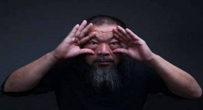 Libertà e diritti umani oltre le sbarre. Così l’artista dissidente cinese Ai Weiwei immagina “Freedom”