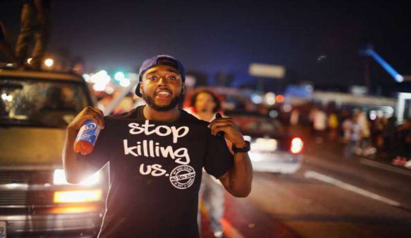 Ferguson continuano le proteste, l’agente: “Ho la coscienza pulita”