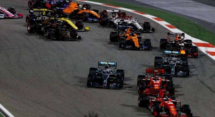 Ferrari, danno e beffa: in Bahrain vince Hamilton