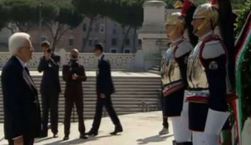 Festa della Repubblica, Mattarella: “I valori del ’46 ci guidano verso la pace”