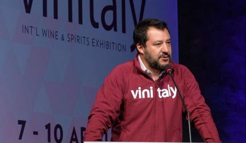 Flat tax, Salvini: “E' nel contratto, va nel Def”
