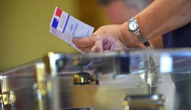 Francesi al voto per il ballottaggio delle legislative, En Marche punta al jackpot