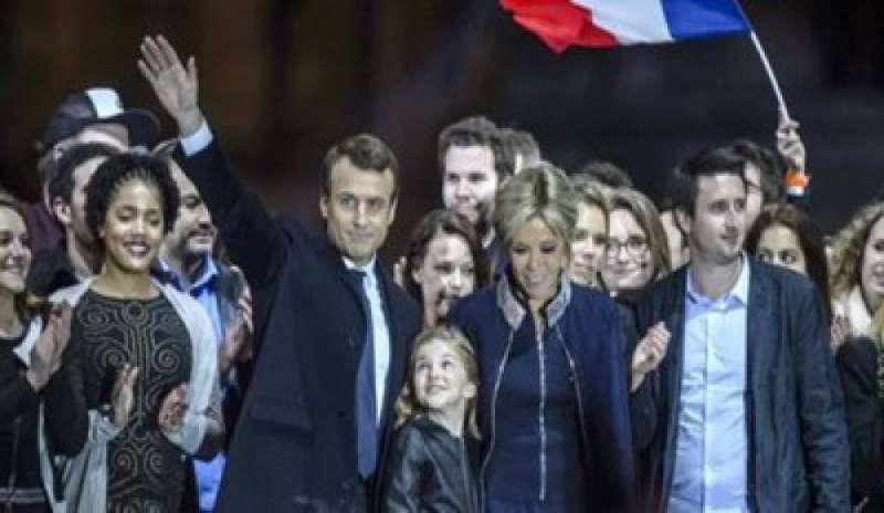 Francia, Macron eletto presidente: “Si apre una nuova pagina”