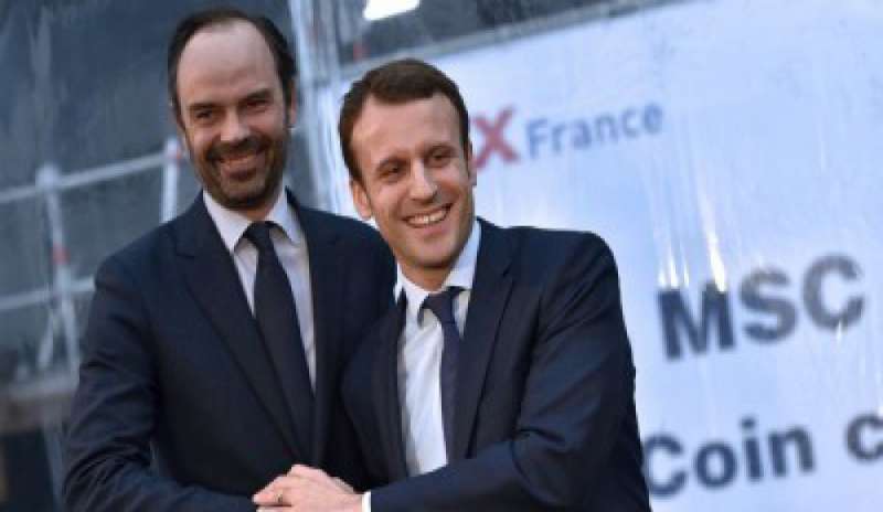 Francia, Macron presenta il nuovo governo: 9 uomini e 9 donne nella sua equipe