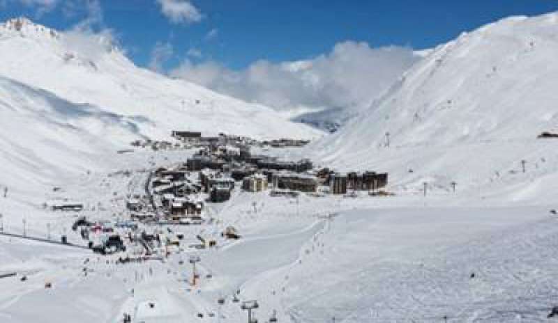 Francia, nuova valanga su una pista di Tignes, in Savoia: paura fra gli sciatori ma nessuna vittima