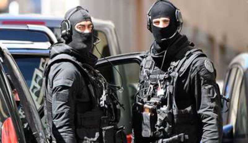 Francia, preparavano attentato durante le presidenziali: 2 arresti a Marsiglia