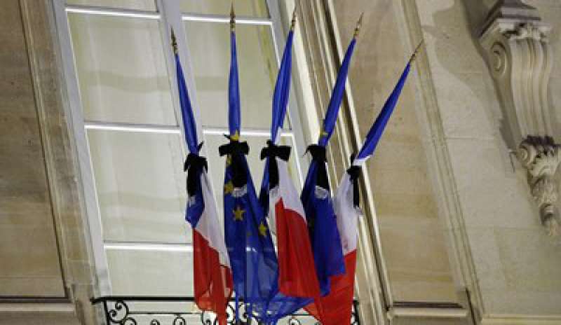 Francia, sospesa la campagna elettorale a due giorni dal voto
