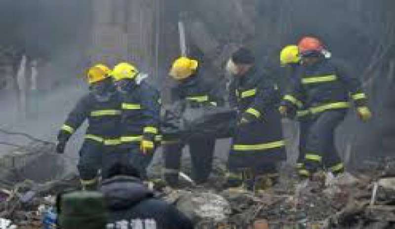 A fuoco un centro commerciale in Cina: 17 morti, 9 arresti